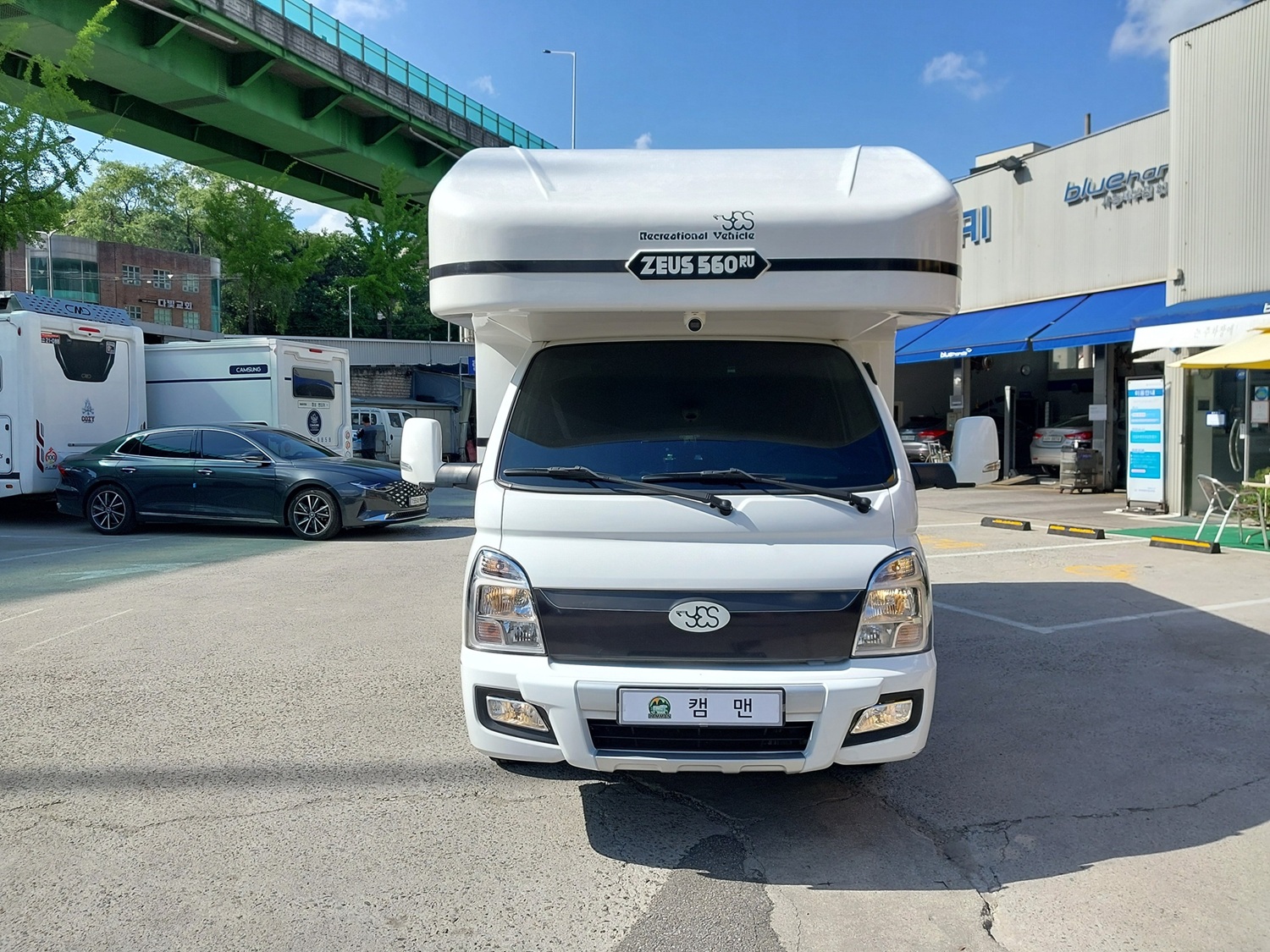 예스알브이캠핑카/ 제우스560 / 22년8월식 / 32,700km 판매합니다!