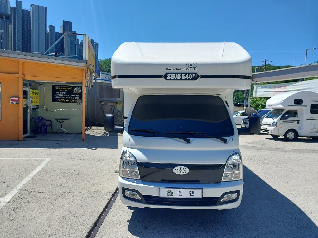 예스알브이캠핑카/ 제우스640 / 22년9월식 / 26,300km 판매합니다!